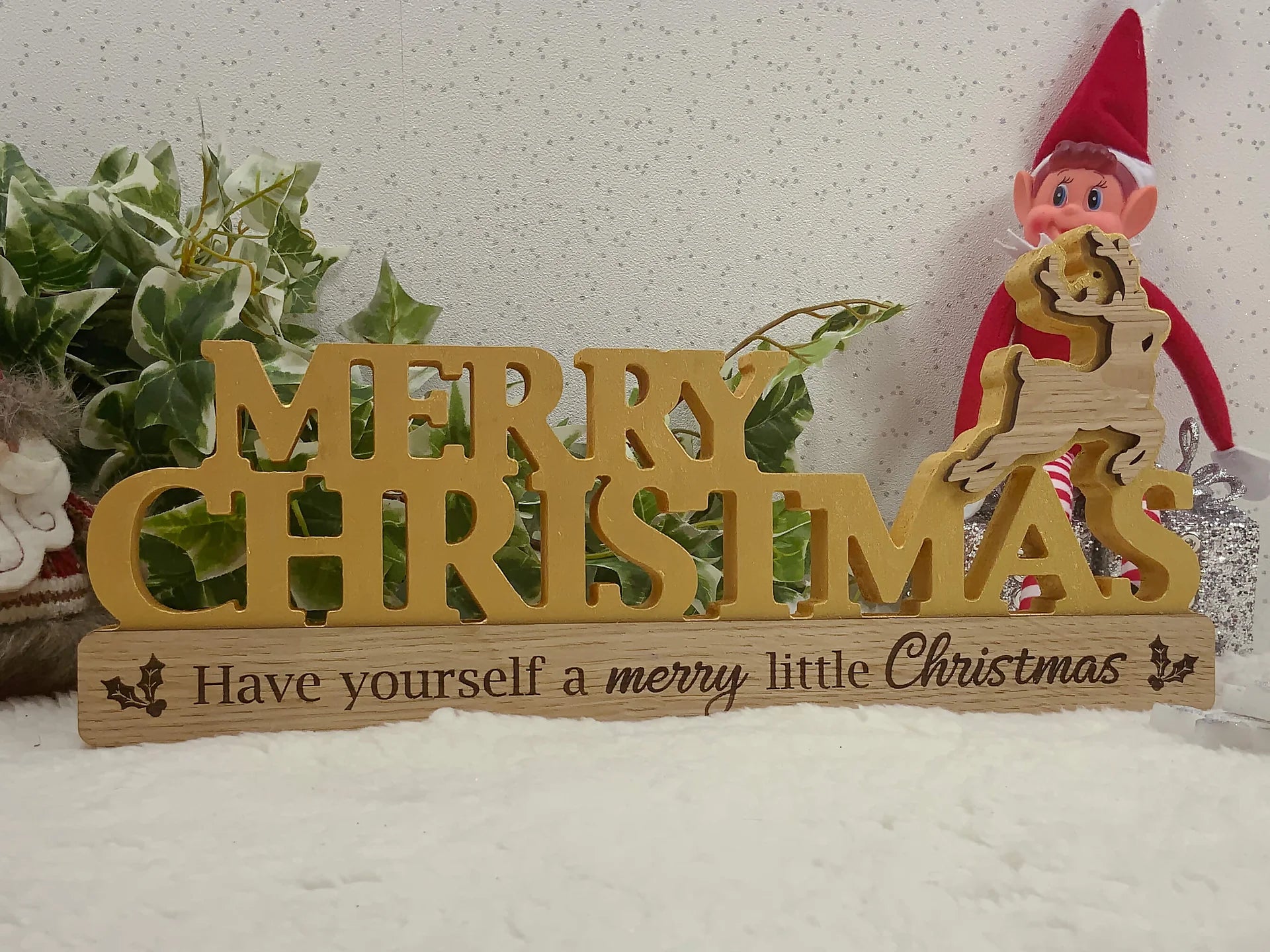 Freestanding Merry Christmas Pearlescent Decor