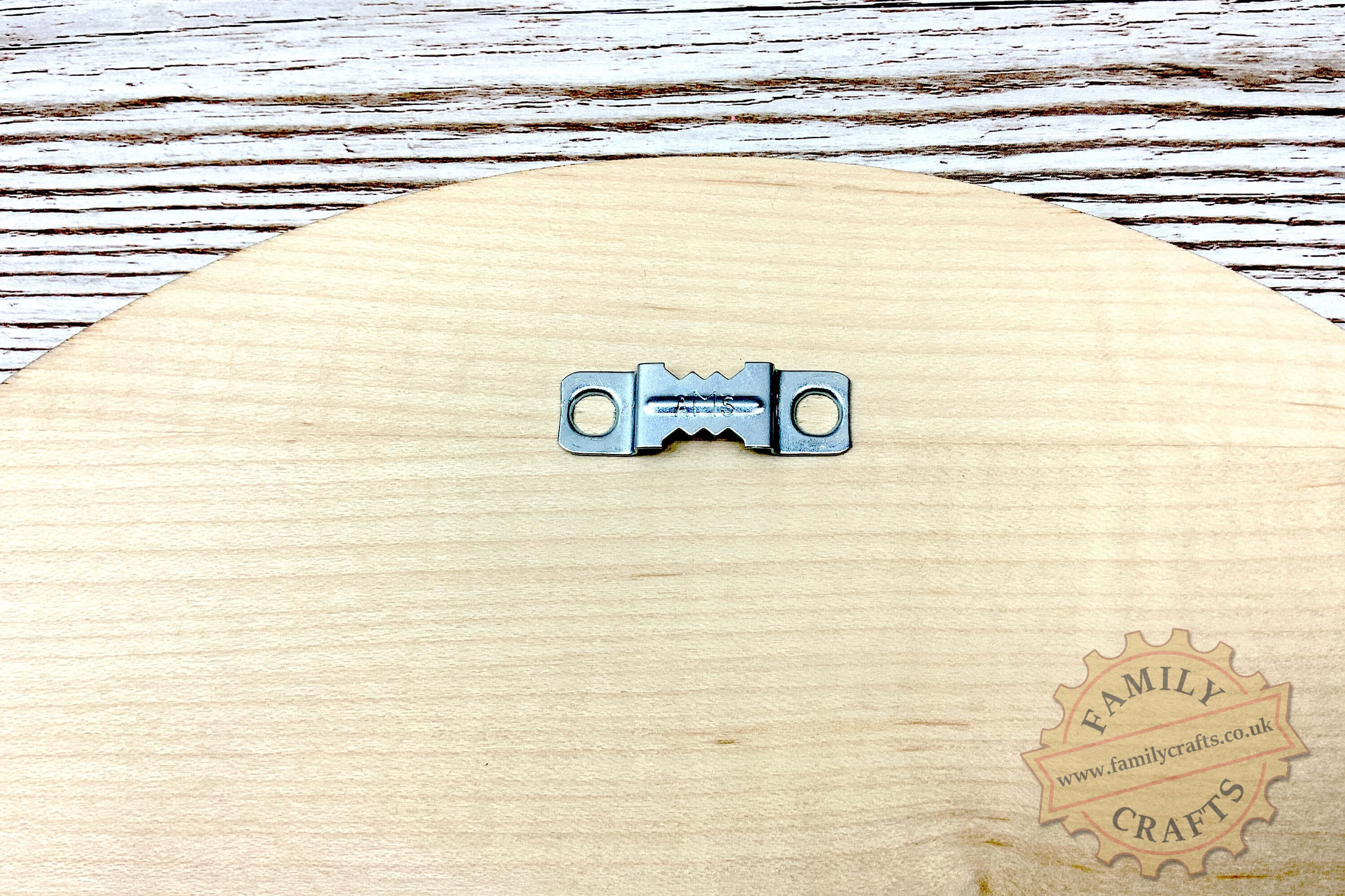 Sawtooth hanger